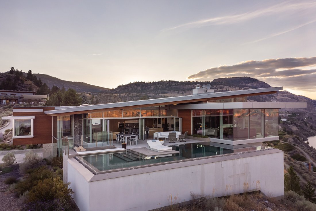 House in Summerland, British Columbia, Canada 2 - 16081111
