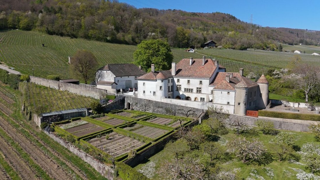 Le Rosey’s Timeless Embrace: A 13th-Century Château Reborn Between Lake and Sky