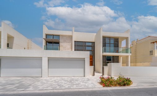Villa in MBR City / Mohammed Bin Rashid City, Dubai, United Arab Emirates 1