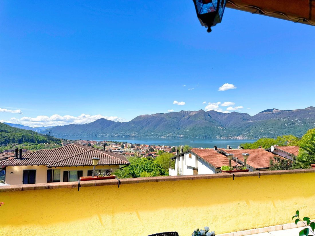 House in Luino, Lombardy, Italy 2 - 16079047