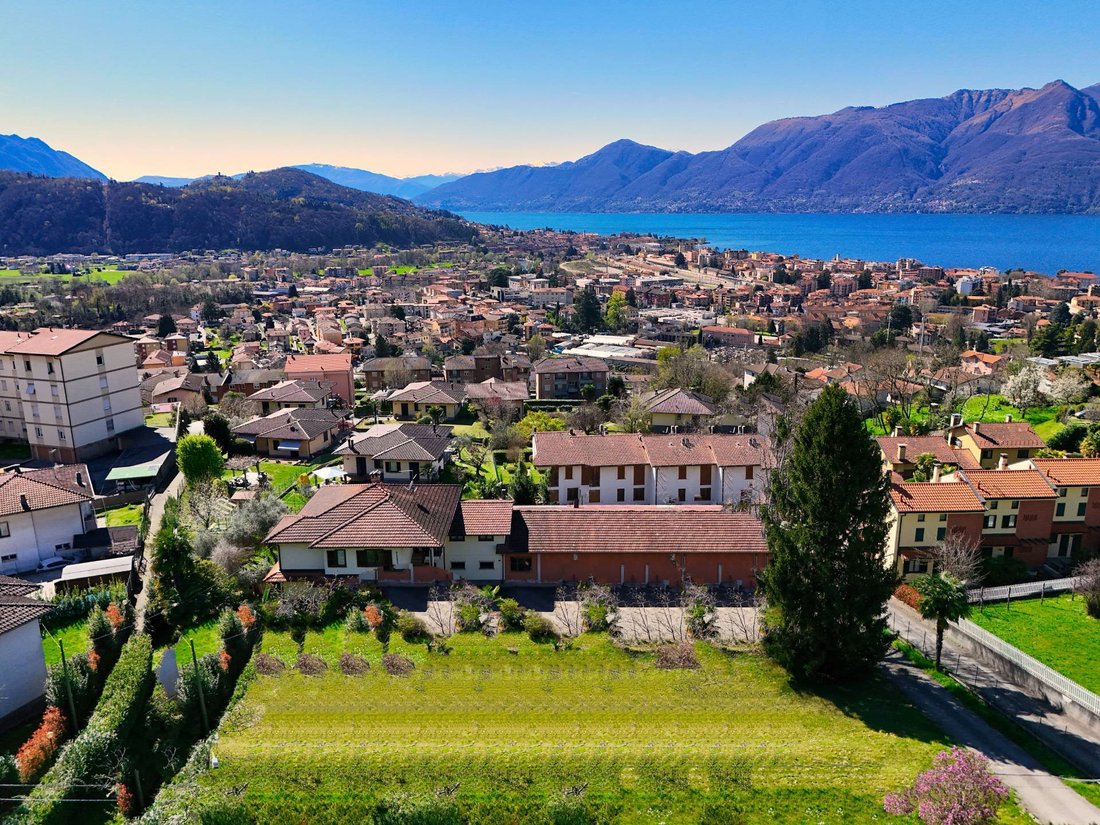 House in Luino, Lombardy, Italy 1 - 16079047