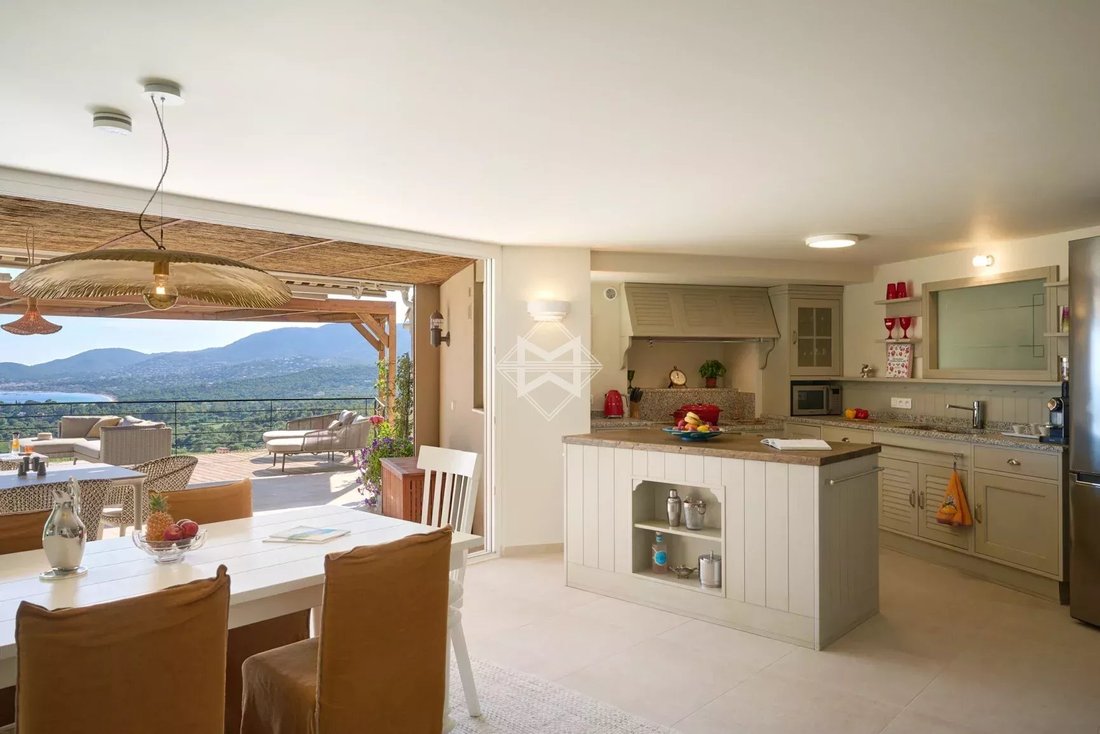 Villa in La Croix-Valmer, Provence-Alpes-Côte d'Azur, France 5 - 15672886