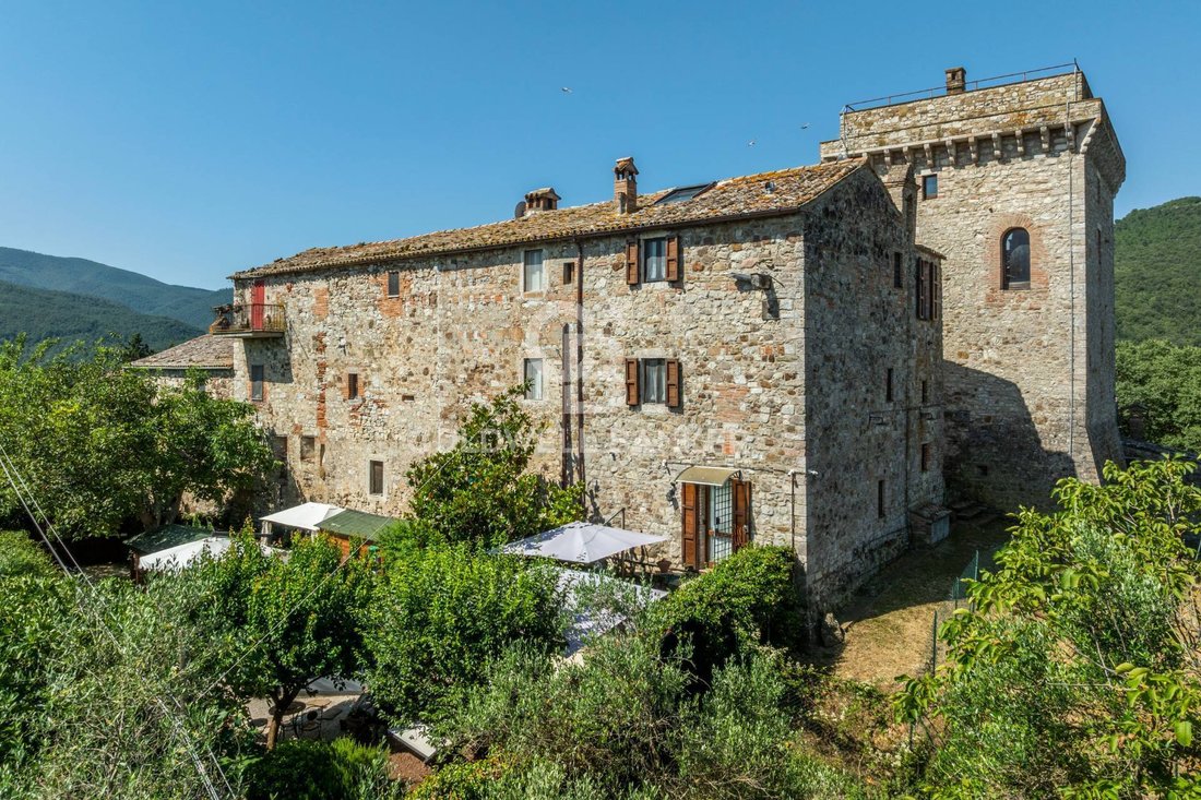 A Medieval Dream Between Todi’s Hills – Your Umbrian Legacy Awaits