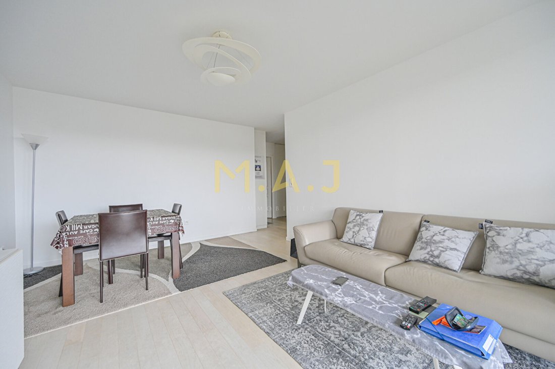 Apartment in Ledru Rollin, Le Perreux-sur-Marne, France 3 - 16079023