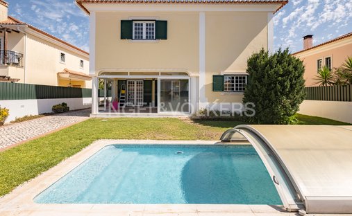 House in Azeitao (Sao Lourenco e Sao Simao), Setubal, Portugal 1