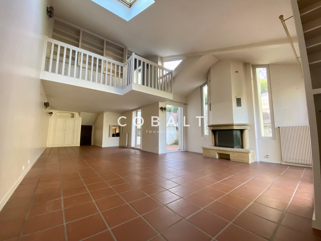 House in Côte Saint Louis, Garches, France 2 - 16079008