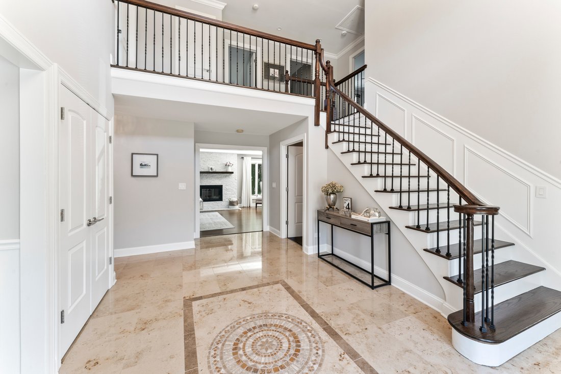 House in Palatine, Illinois, United States 3 - 16080784
