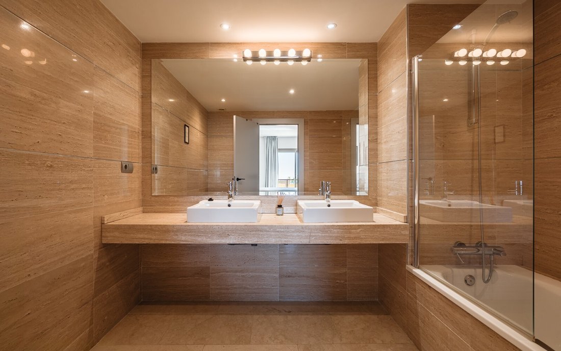 Penthouse in El Paraíso, Benahavis, Spain 2 - 16079621