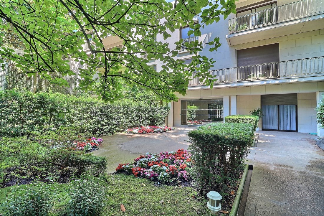 Apartment in Porte Dauphine, Paris 16e Arrondissement, Paris 4 - 16080031