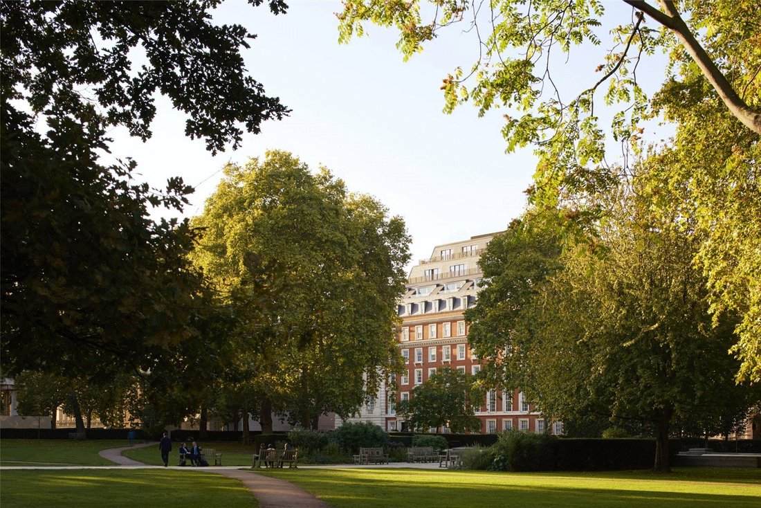 Apartment in Mayfair, Westminster, England 1 - 16080273