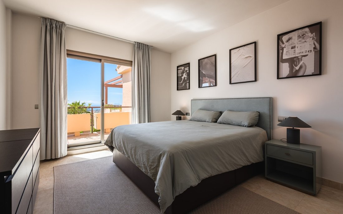 Penthouse in El Paraíso, Benahavis, Spain 1 - 16079621