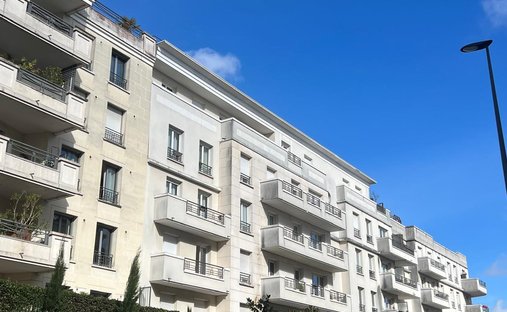 Apartment in Centre Ville-Sarments, Châtillon, France 1