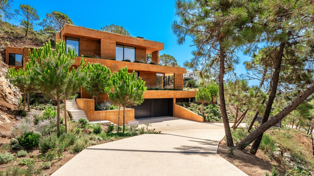 Villa in Benahavis, Andalusia, Spain 2 - 16080877