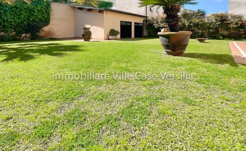 Villa in Lido di Camaiore, Camaiore, Tuscany 1