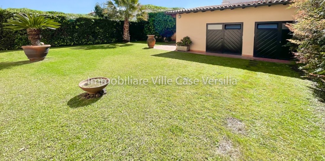 Villa in Lido di Camaiore, Camaiore, Tuscany 2 - 16080835