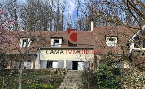 House in Chateaufort, Ile-de-France, France 1