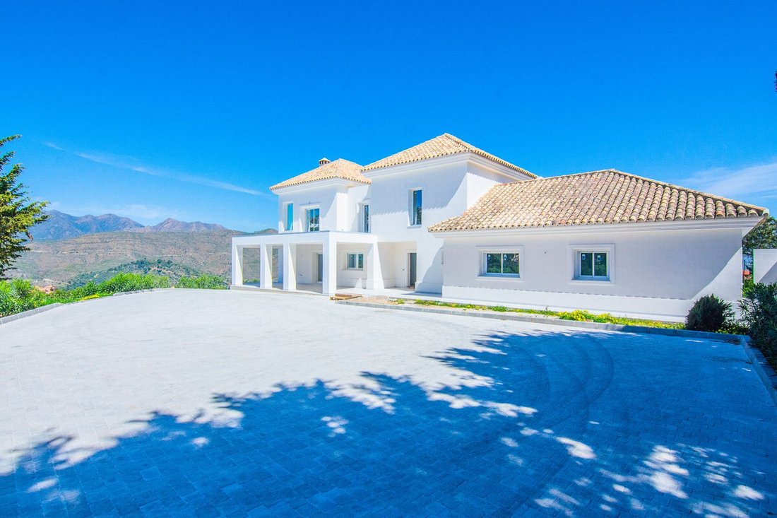 Villa in Marbella, Andalusia, Spain 1 - 16080120