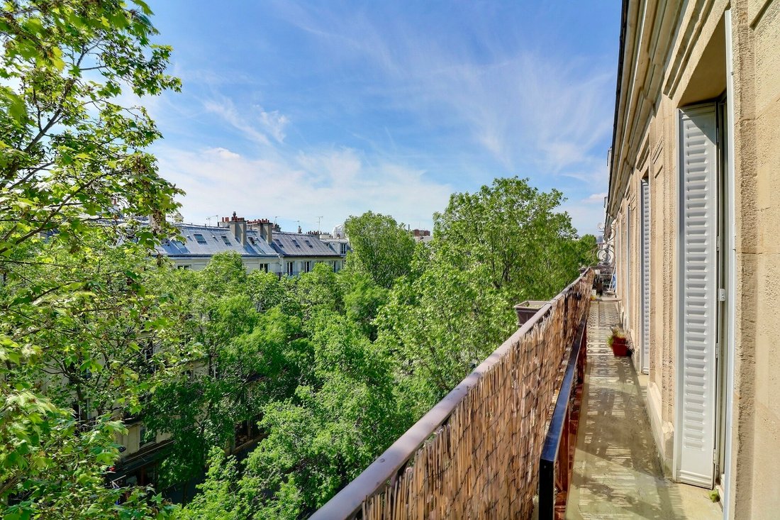 Apartment in Saint Vincent de Paul-Lariboisière, Paris 10e Arrondissement, Paris 2 - 16078996