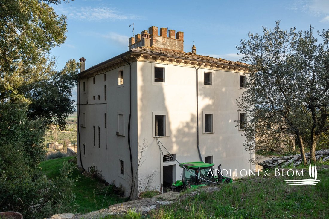 Villa in Monte San Savino, Tuscany, Italy 4 - 15987379