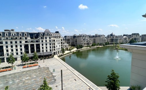 Penthouse à Jardin Parisien, Clamart, France 1