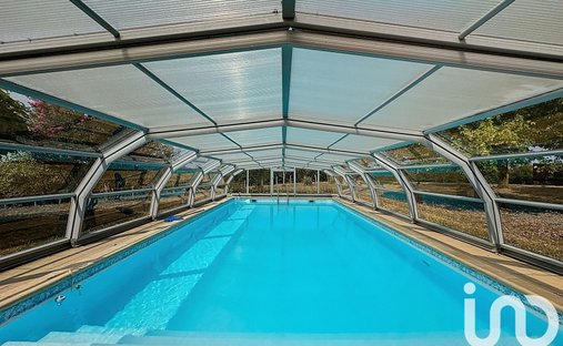 Castle for Sale in Saint-Sever, Nouvelle-Aquitaine, France