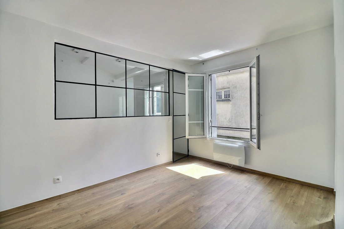 Apartment in Lorette-Martyrs, Paris 9e Arrondissement, Paris 5 - 16079694