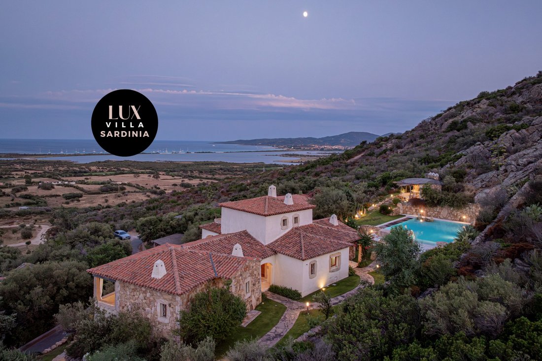 Villa in San Teodoro, Sardinia, Italy 1 - 16083477