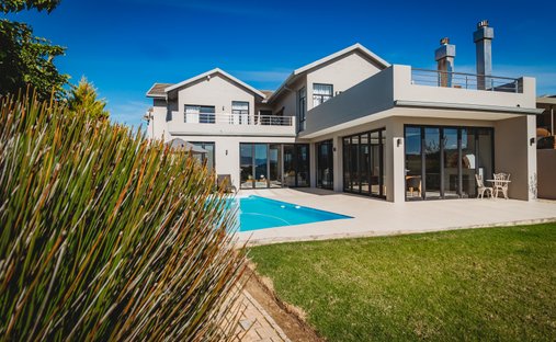 House in Herolds Bay, Western Cape, South Africa 1