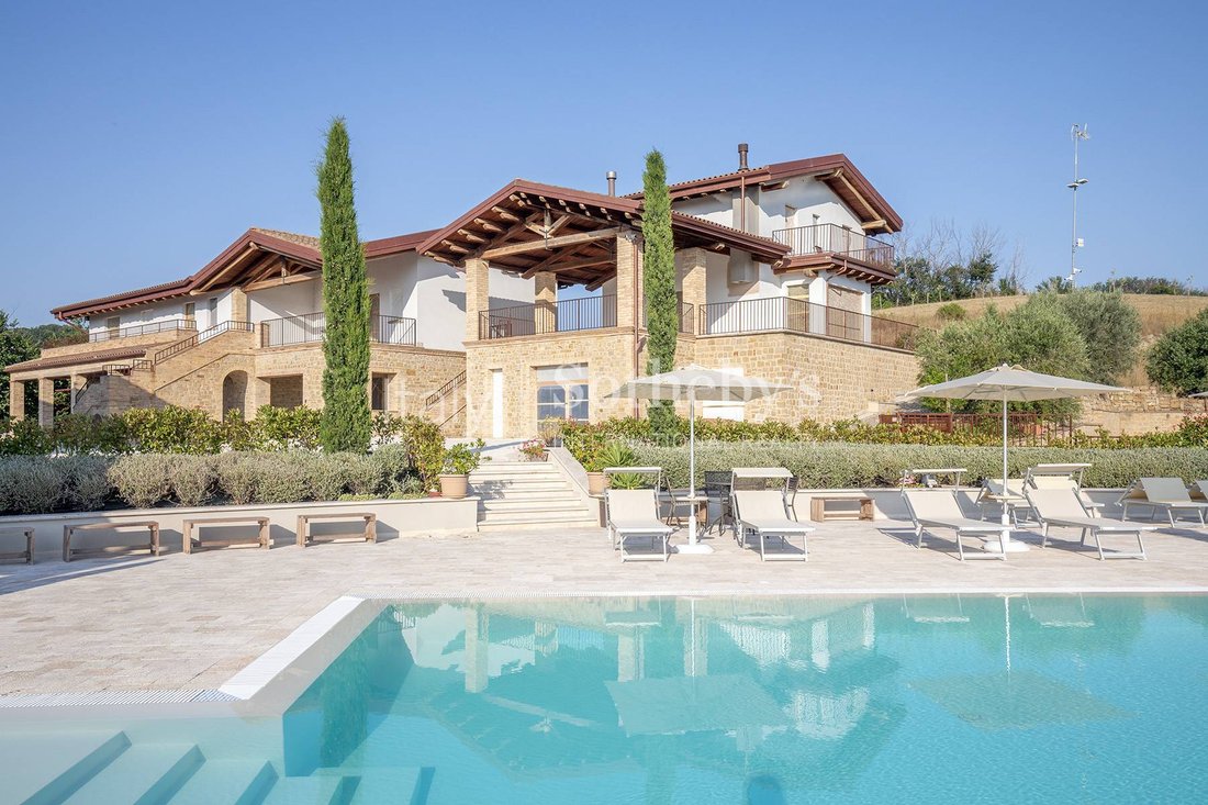House in Tolentino, Marche, Italy 4 - 16083453