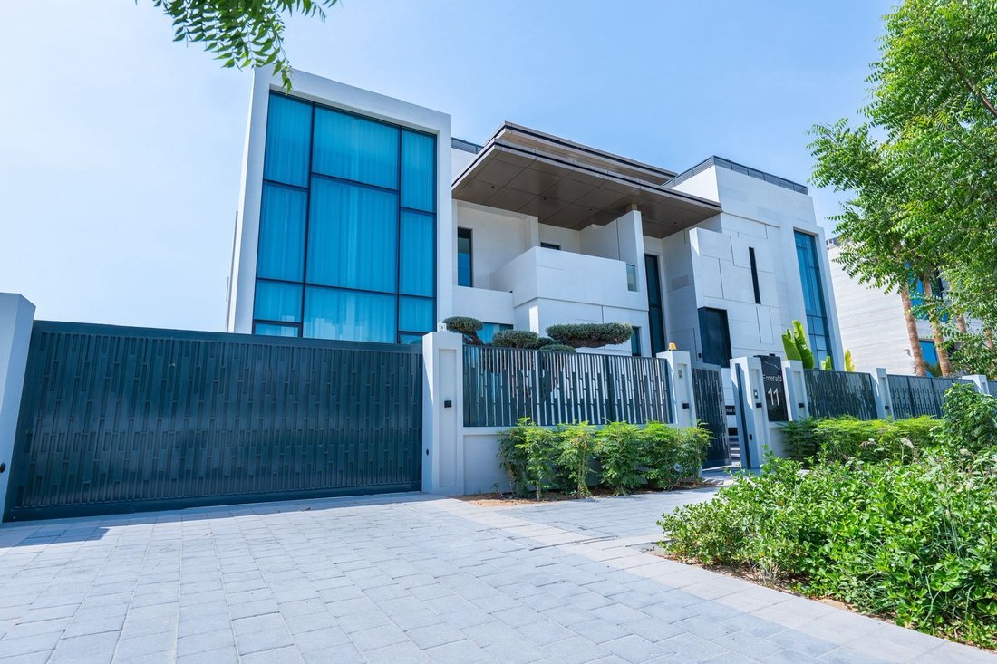 Villa in Hadaeq Sheikh Mohammed Bin Rashid, Dubai, United Arab Emirates 1 - 16086391
