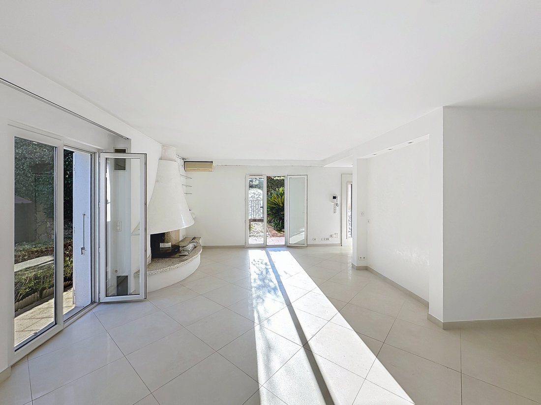 House in Fontmerle, Antibes, France 4 - 16087958