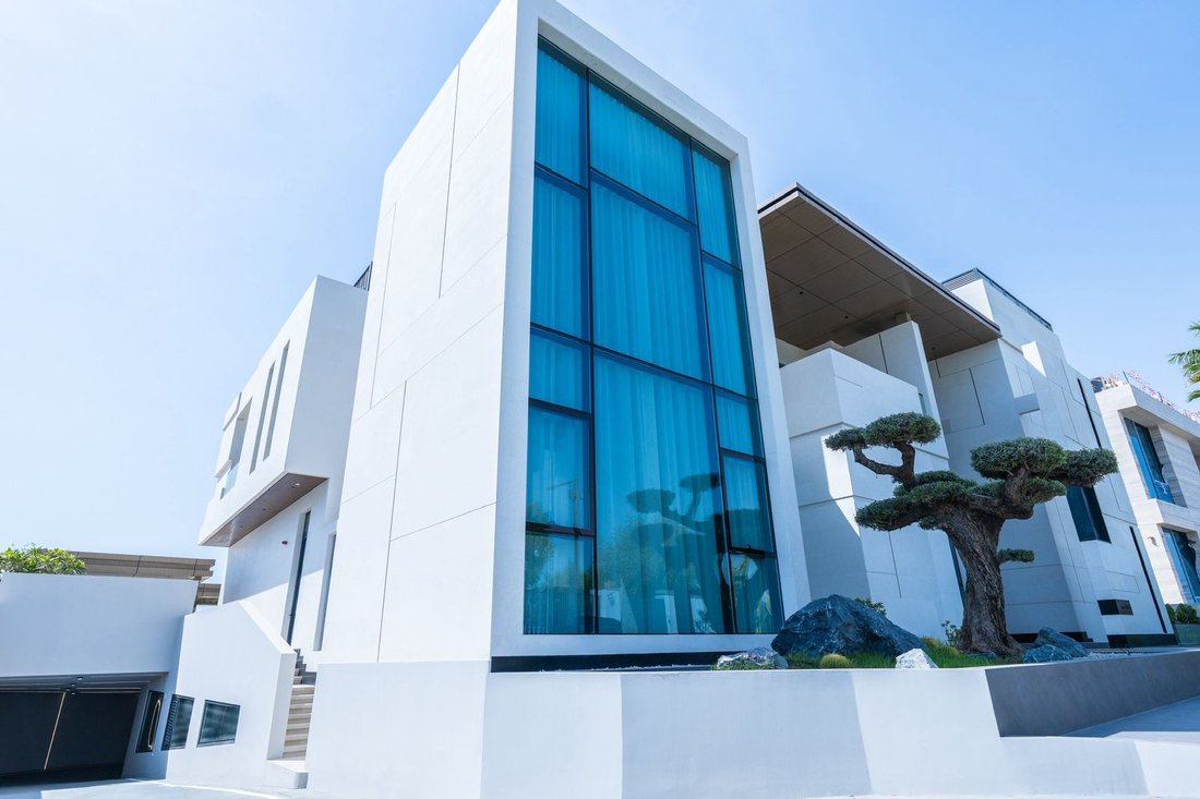 Villa in Hadaeq Sheikh Mohammed Bin Rashid, Dubai, United Arab Emirates 2 - 16086391
