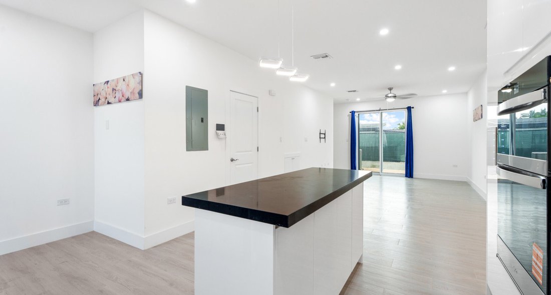 Apartment in George Town, George Town, Cayman Islands 5 - 16084062