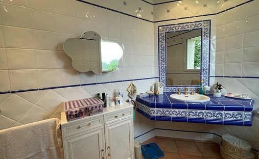 Castle for Sale in Monségur, Nouvelle-Aquitaine, France