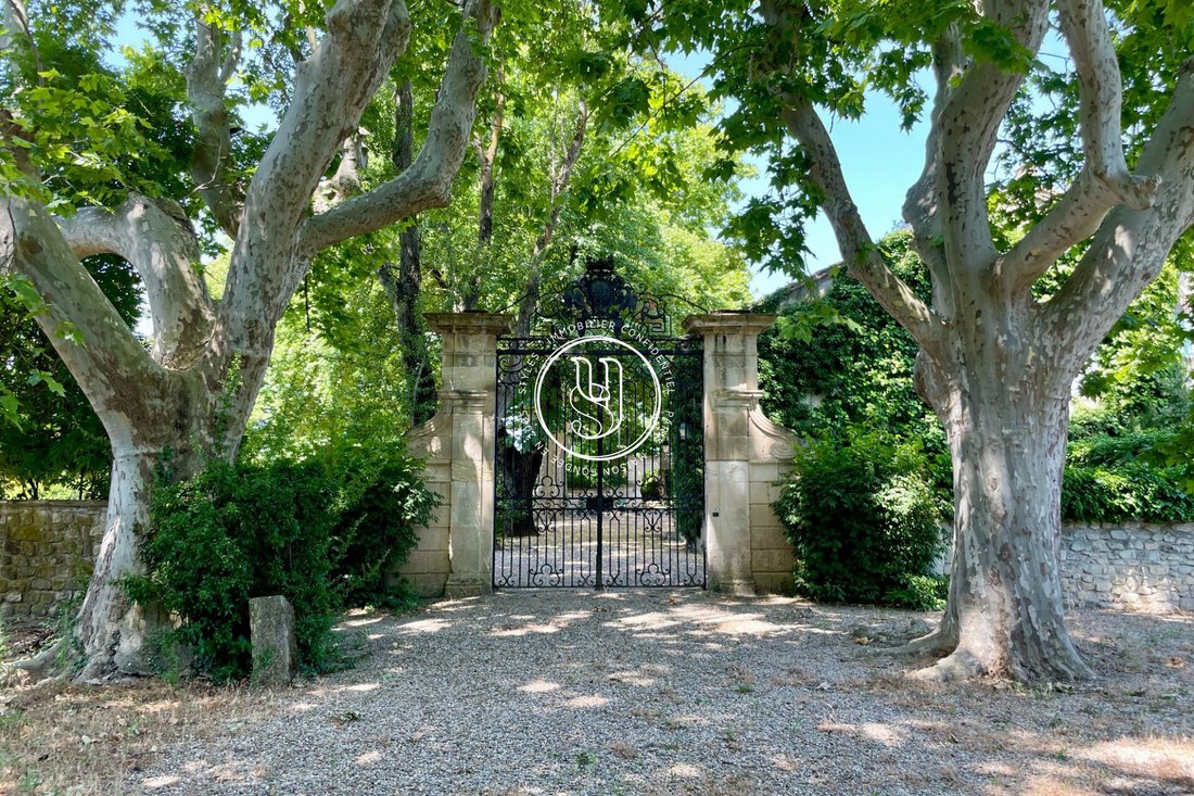 Villa in Saint-Rémy-de-Provence, Provence-Alpes-Côte d'Azur, France 2 - 16084189