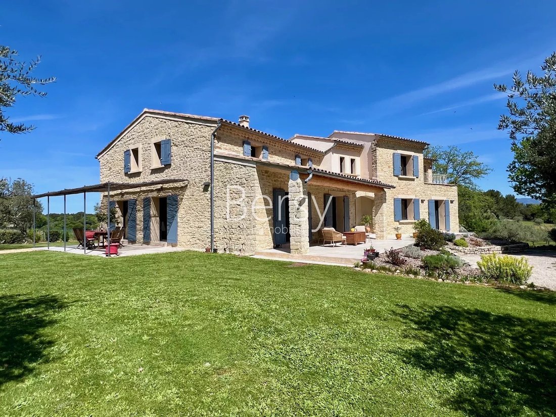 Estate in Secteur Sud, Pernes-les-Fontaines, France 1 - 15730471
