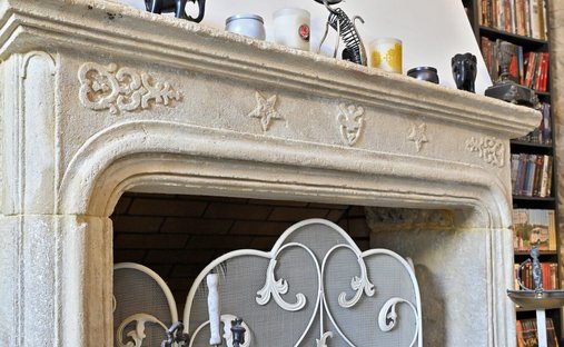 Castle for Sale in Saint-Jean-d'Angély, Nouvelle-Aquitaine, France