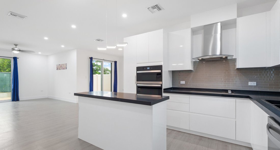 Apartment in George Town, George Town, Cayman Islands 3 - 16084062