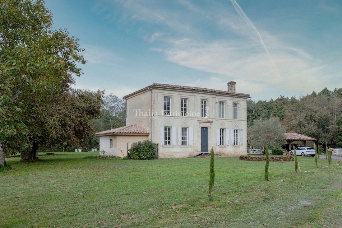 La Maison des Rêves Girondins: 1829’s Timeless Elegance Near Bordeaux