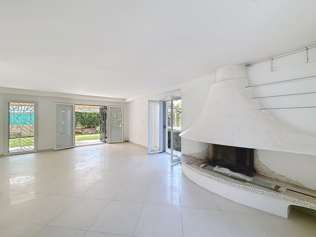 House in Fontmerle, Antibes, France 3 - 16087958