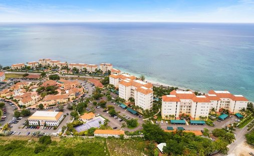Condo in Nassau, New Providence, The Bahamas 1