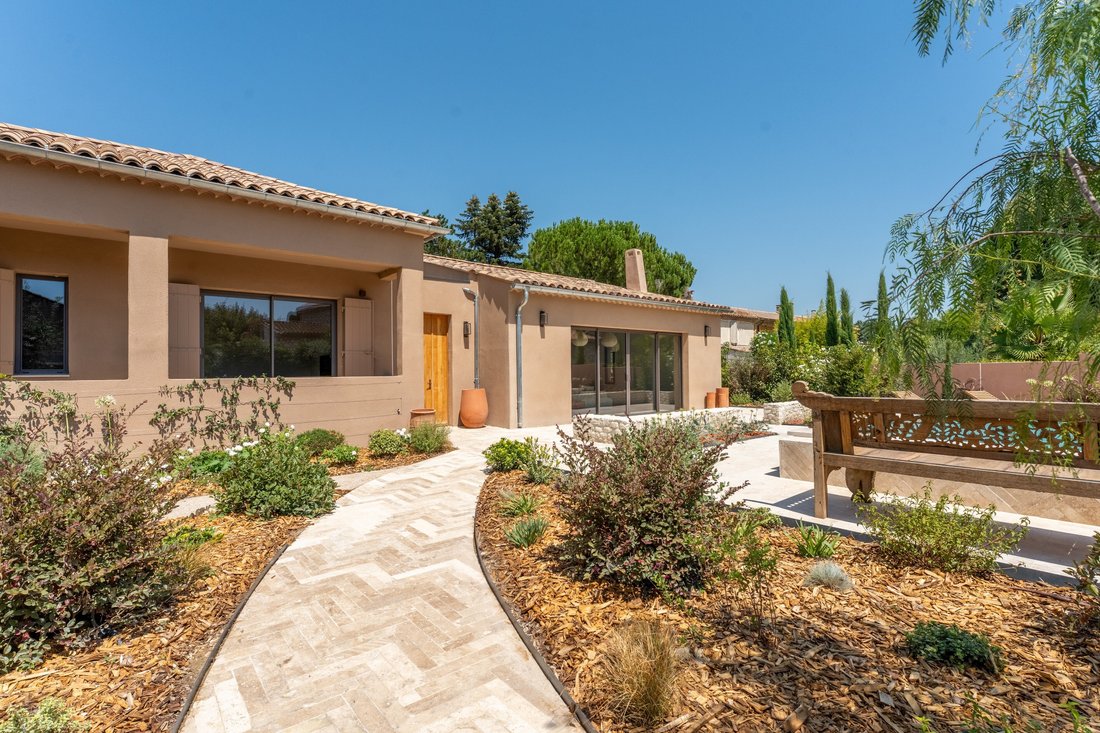 Townhouse in Saint-Rémy-de-Provence, Provence-Alpes-Côte d'Azur, France 2 - 16087797