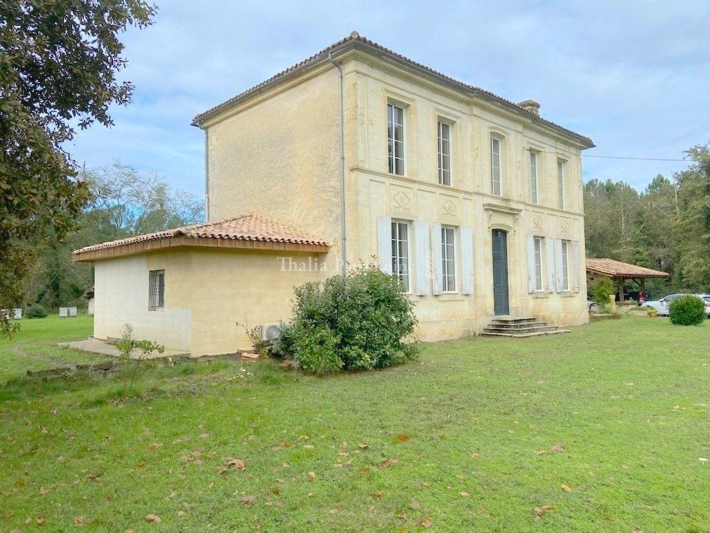 La Maison des Rêves Girondins: 1829’s Timeless Elegance Near Bordeaux