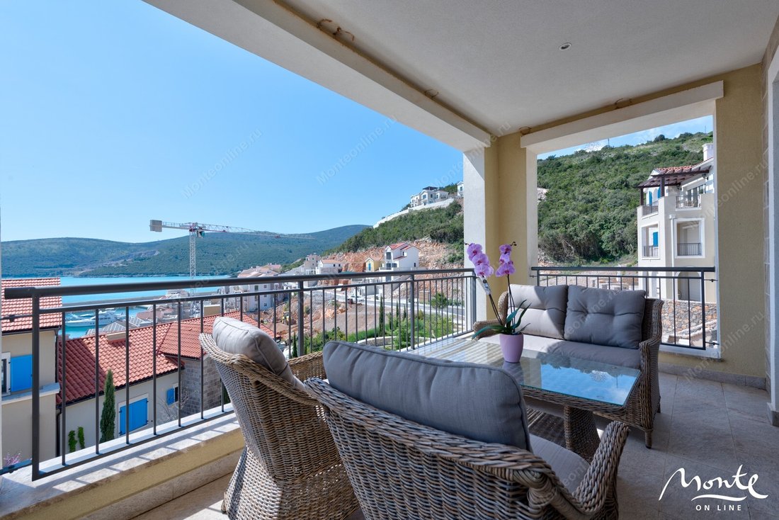 Apartment in Milovići, Tivat Municipality, Montenegro 2 - 16088349
