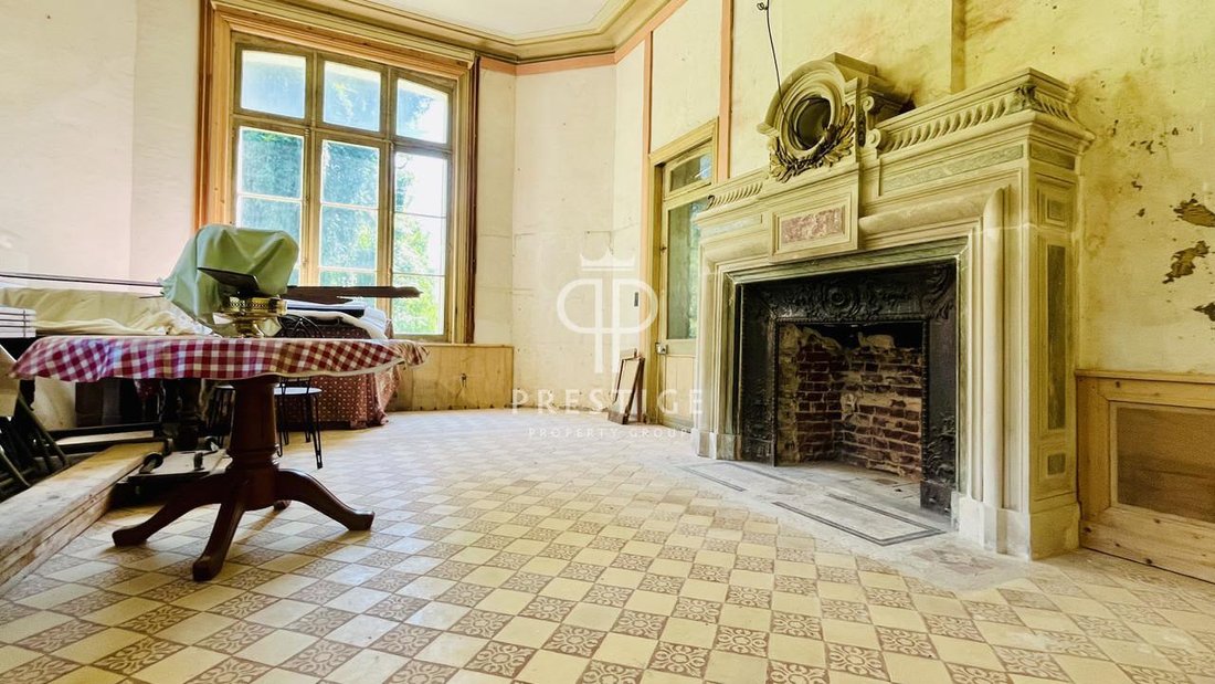Le Rêve de 1742: A Normandy Château Whispering Through Time