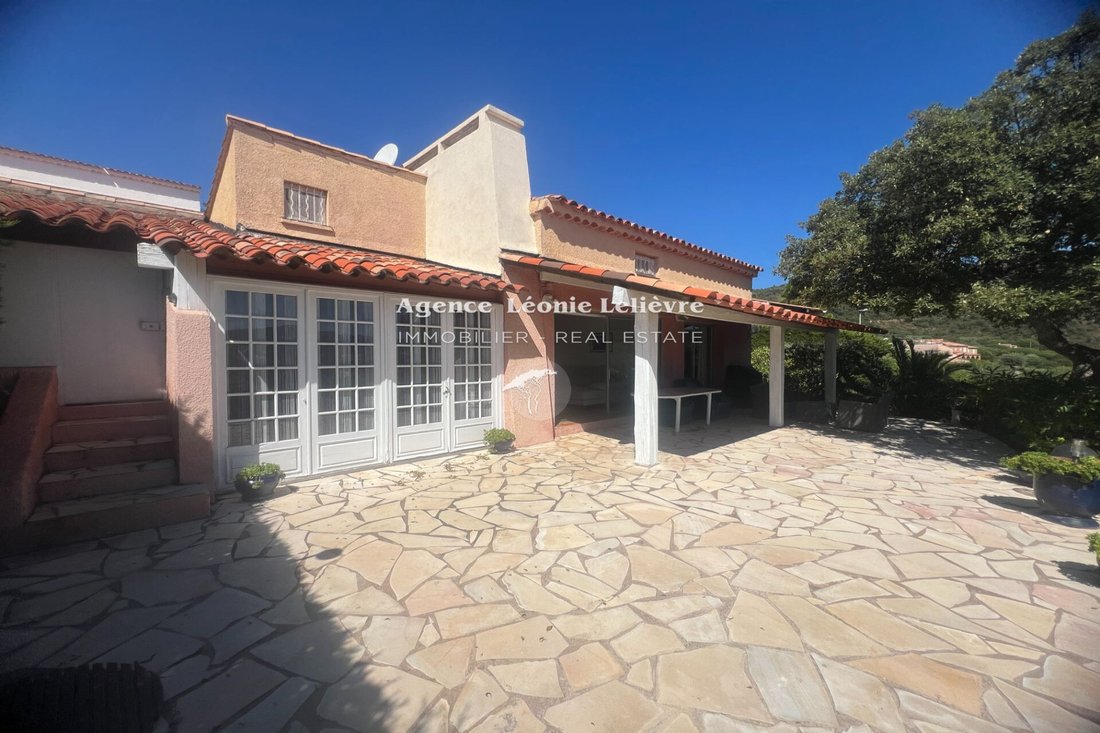 Villa in Les Issambres, Roquebrune-sur-Argens, France 3 - 16086732