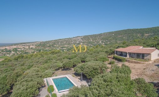 Maison à Saint-Saturnin-lès-Apt, Provence-Alpes-Côte d'Azur, France 1