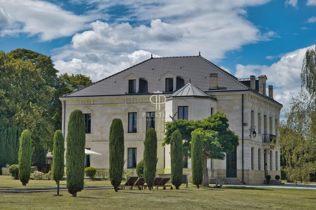 Château des Rêves Éternels: A Napoleon III Masterpiece in Aquitaine’s Golden Light