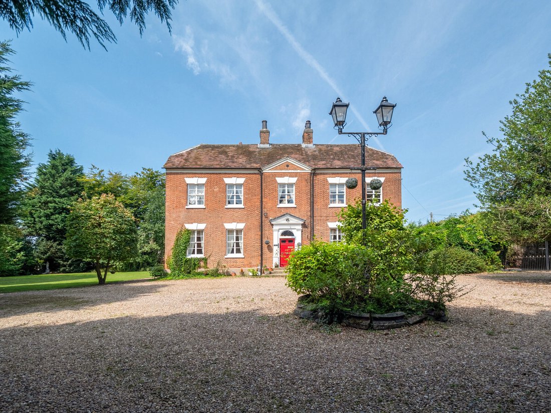 House in Burbage, England 3 - 16090295