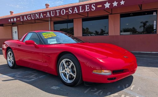 2001 Chevrolet Corvette Coupe 2D in Bakersfield, CA, United States 1